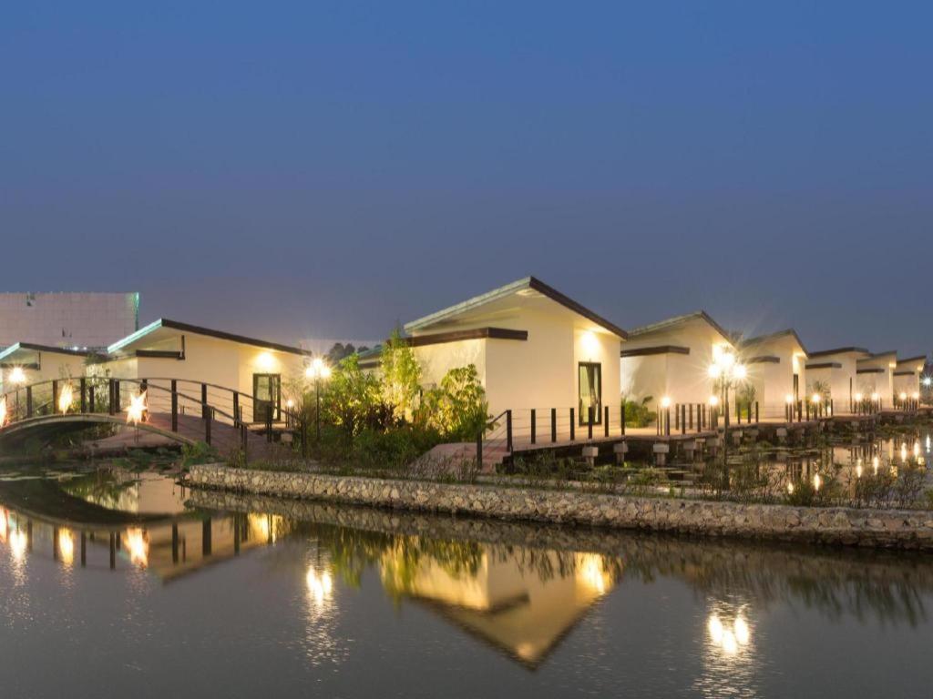 Bua Tara Resort Nong Prue Esterno foto