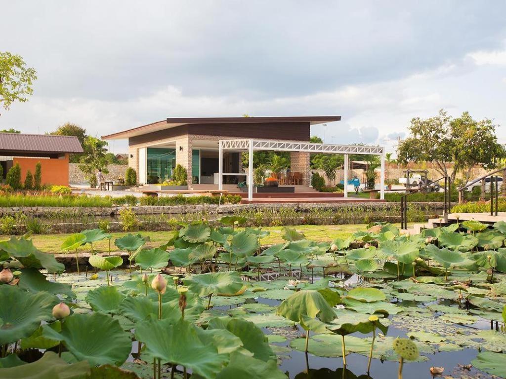 Bua Tara Resort Nong Prue Esterno foto