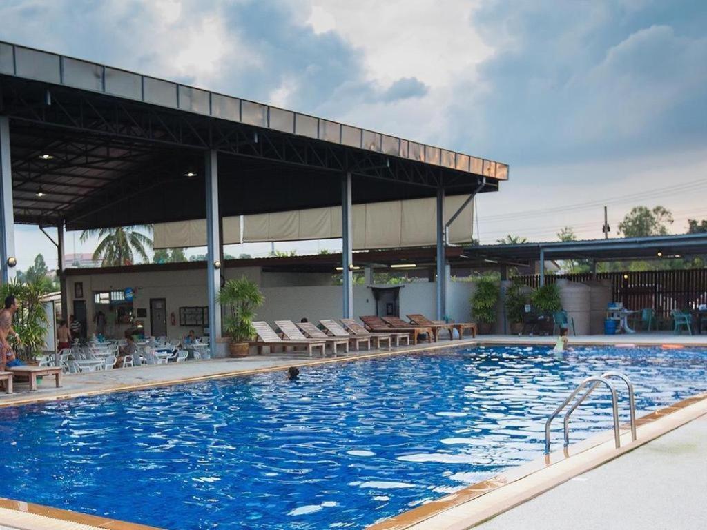 Bua Tara Resort Nong Prue Esterno foto