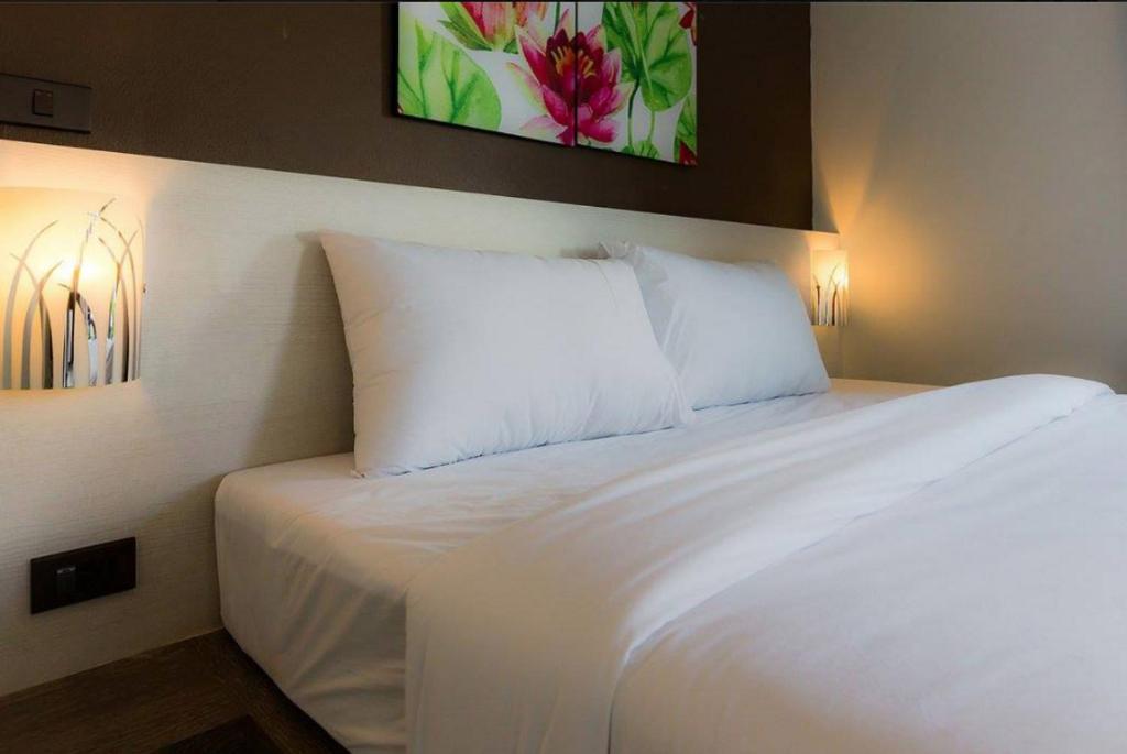 Bua Tara Resort Nong Prue Esterno foto