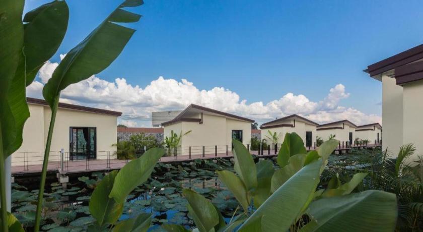 Bua Tara Resort Nong Prue Esterno foto