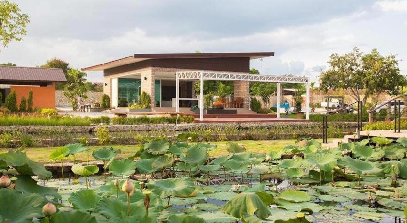 Bua Tara Resort Nong Prue Esterno foto