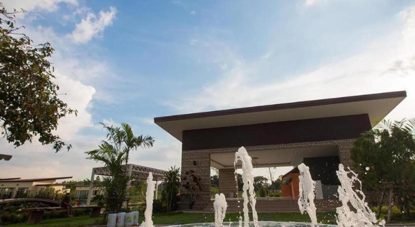 Bua Tara Resort Nong Prue Esterno foto