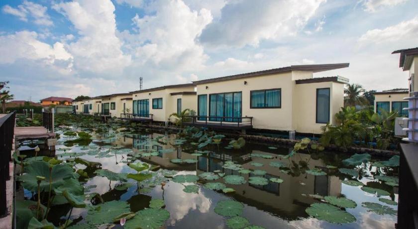 Bua Tara Resort Nong Prue Esterno foto